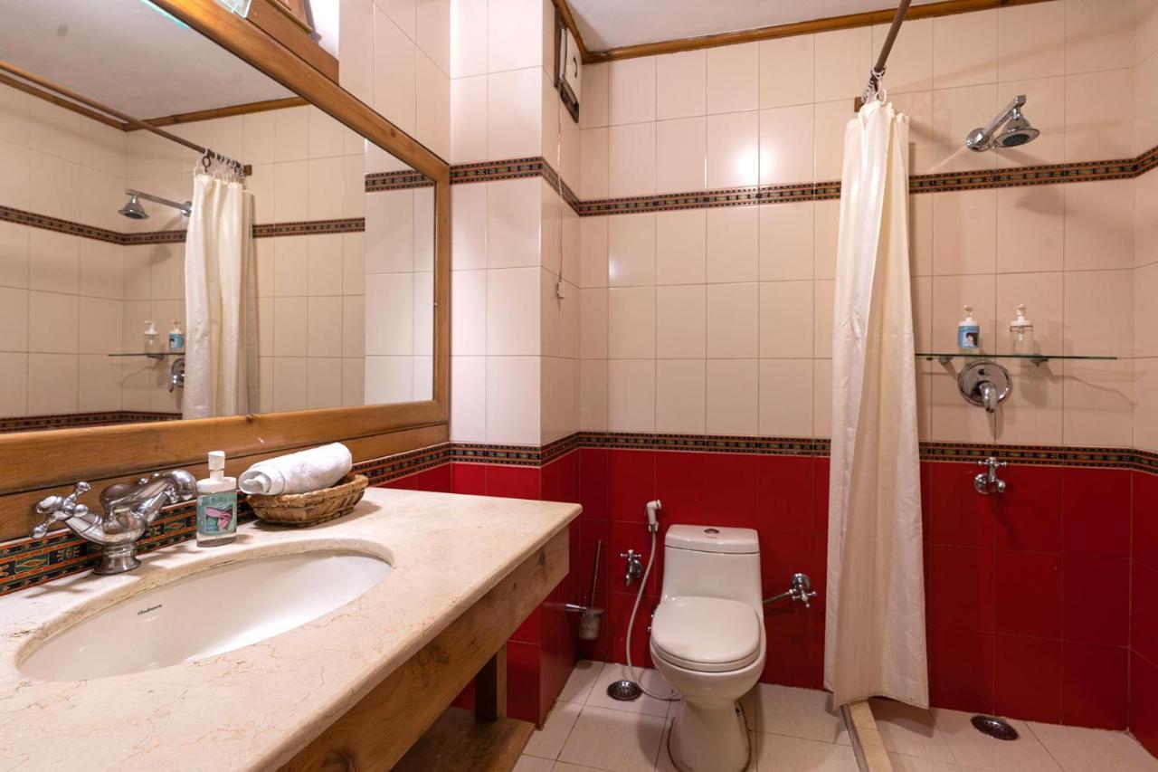 Stayvista At Casa Bella Vista- Mall Road Manali  Exterior photo