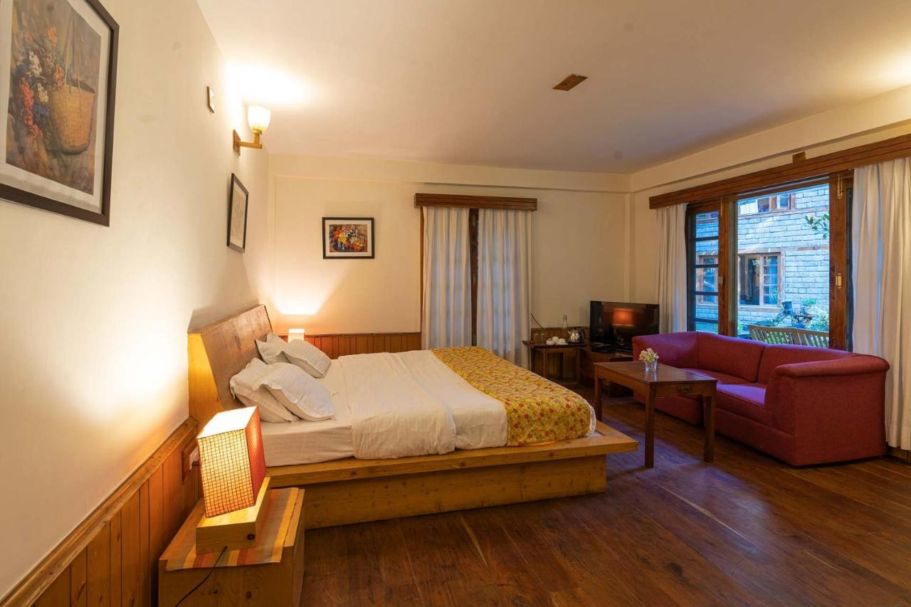 Stayvista At Casa Bella Vista- Mall Road Manali  Exterior photo